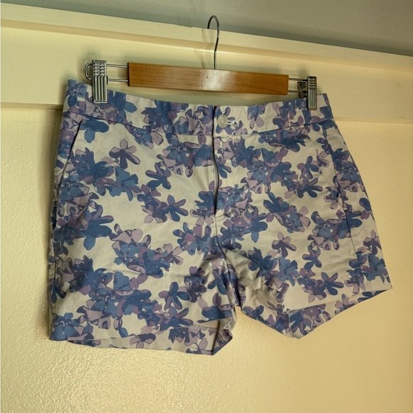 Banana Republic 4 Blue Floral Hampton Chino Shorts - Picture 4 of 13